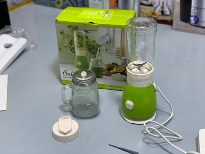 Mini Juicer Blender 160w 300ml and 400ml Containers Stainless Steel Blades