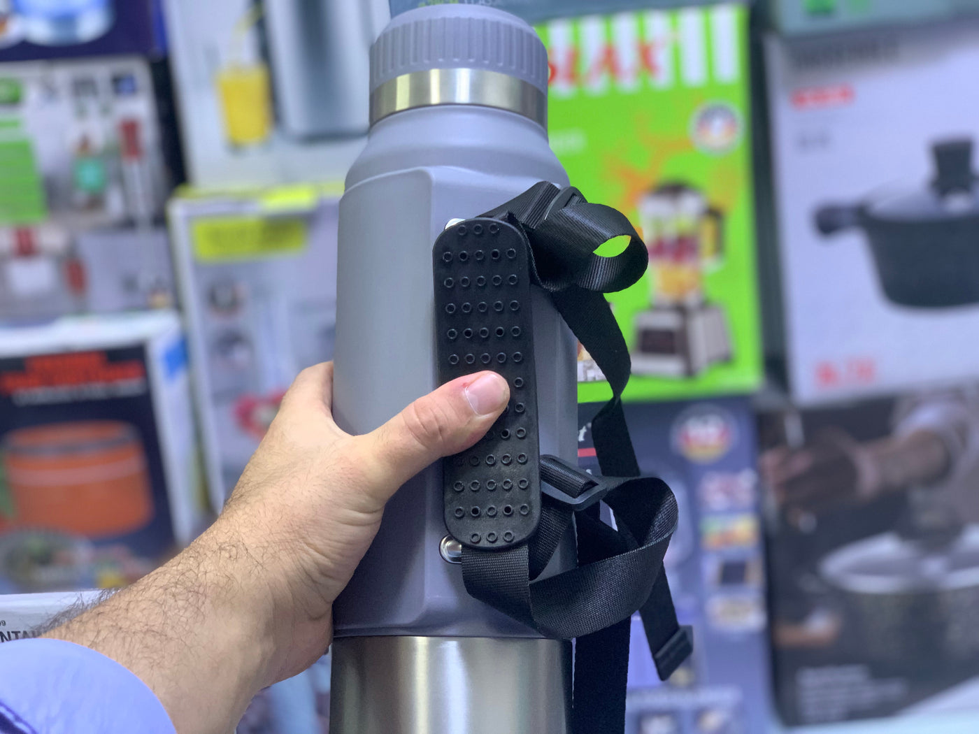 VANOW bottle| 1.8L capacity| Stainless Steel Body: SUS 316