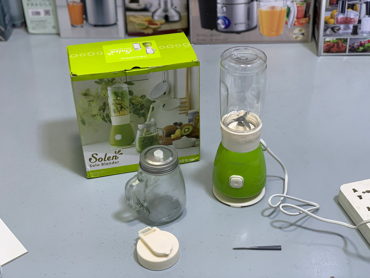 Mini Juicer Blender 160w 300ml and 400ml Containers Stainless Steel Blades