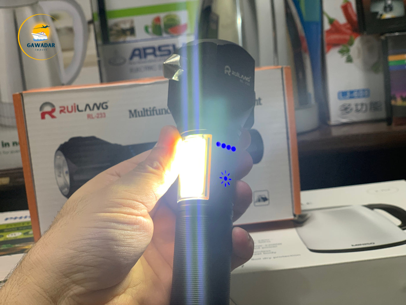 Rawilang RL-233 LED Bright Light Torch 1KM Range
