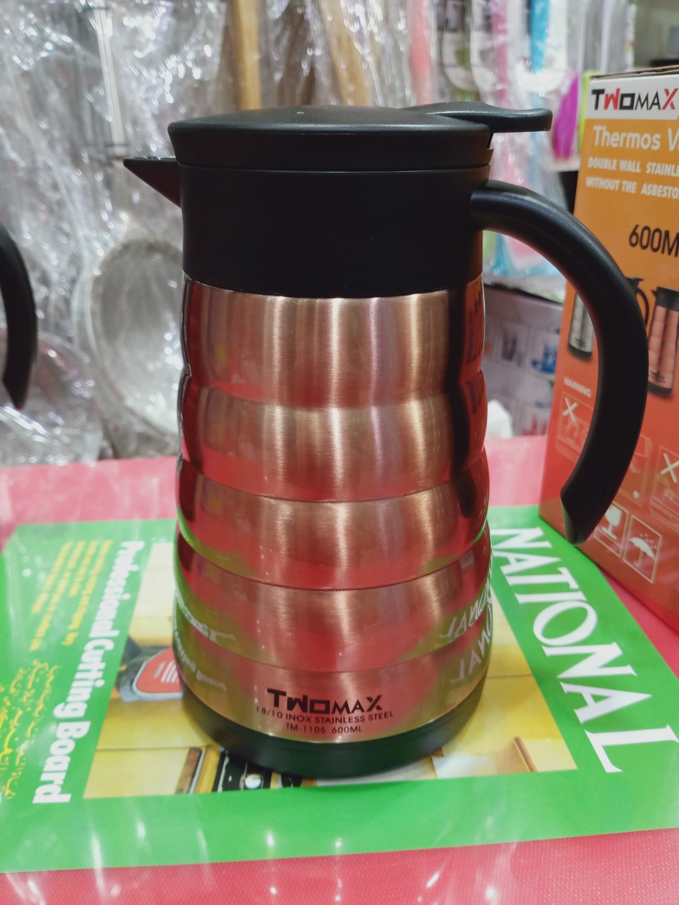 Imported Stainless steel thermos with capacity of 600 ml